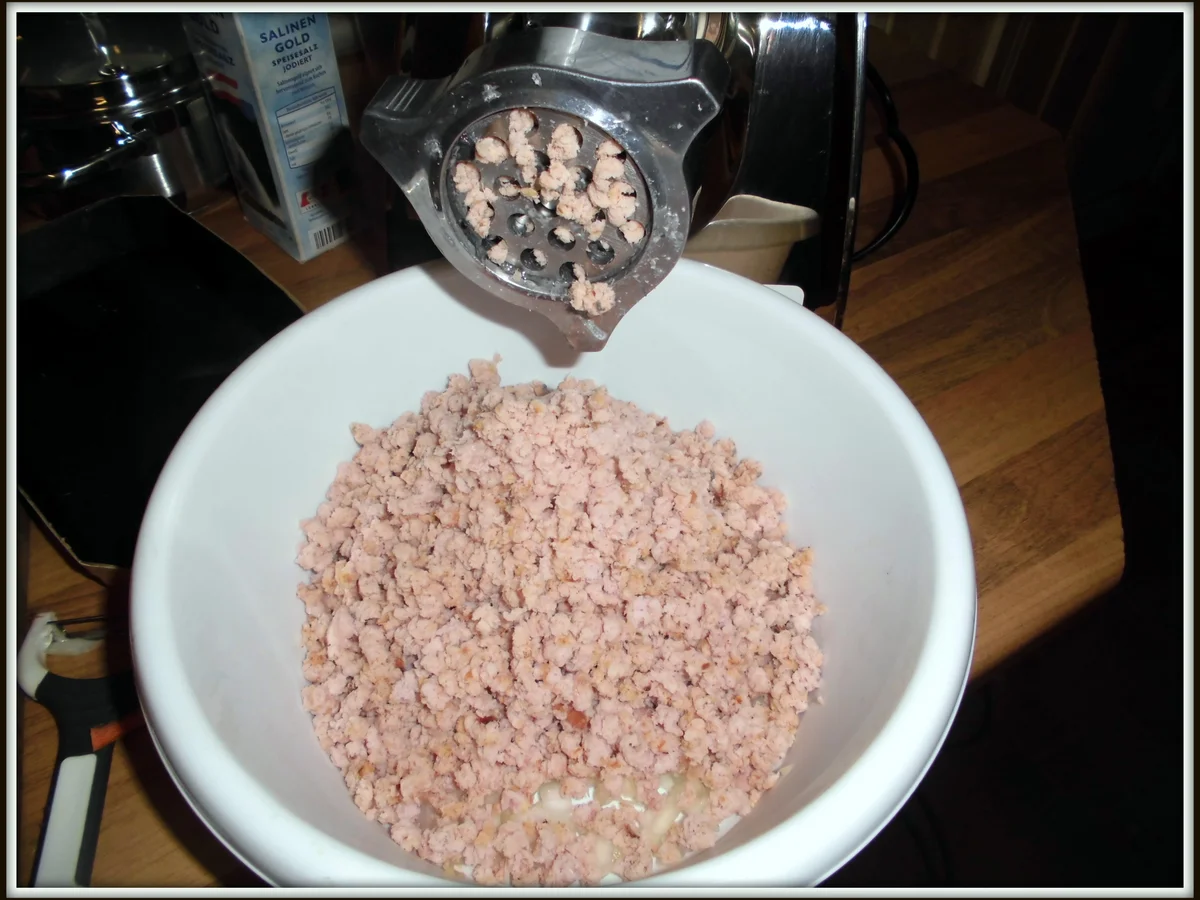 Rezept: Selchfleisch-Laibchen mit Wurzelgemüse und Salzkartoffel Bild Nr. 5160 Selchfleisch-Laibchen mit Wurzelgemüse und Salzkartoffel - Rezept - Bild Nr. 5160