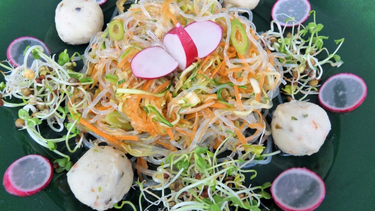 Bilder für Frischer Kelp-Noodle-Salat mit scharfen Gemüsen - Rezept