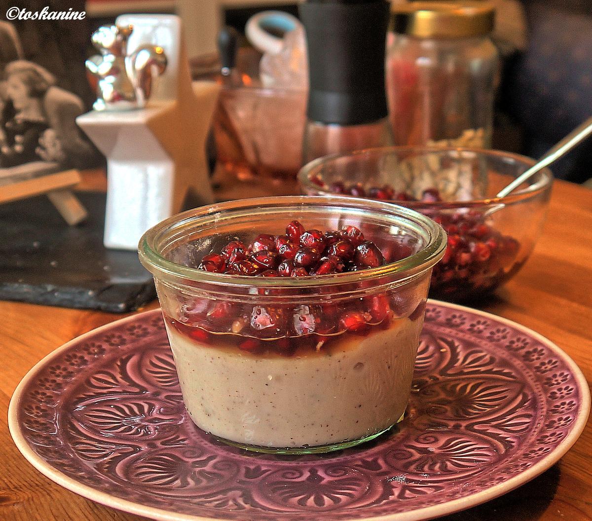 Chai-Latte-Pudding mit marinierten Granatapfelkernen - Rezept - Bild Nr. 2