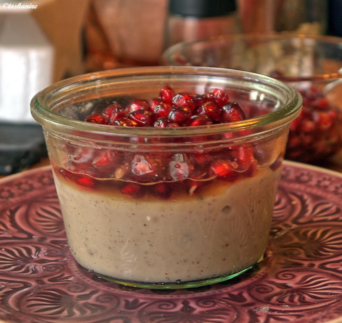 Chai-Latte-Pudding mit marinierten Granatapfelkernen - Rezept - Bild Nr. 3