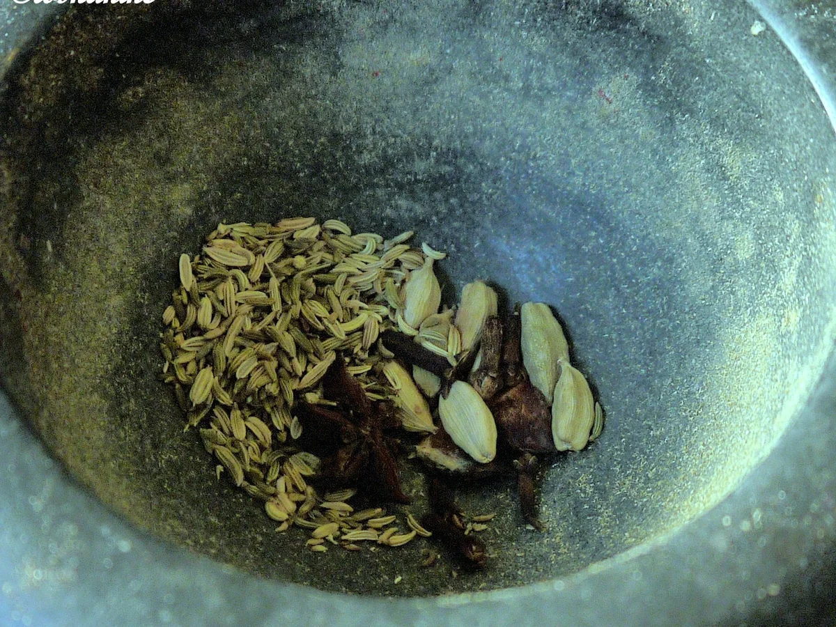 Chai-Latte-Pudding mit marinierten Granatapfelkernen - Rezept - Bild Nr. 5