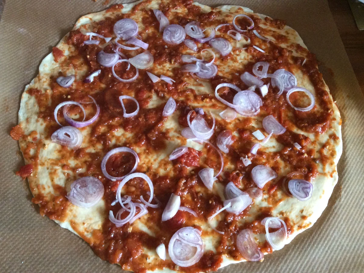 Rezept: Pizza mit Gemüse und Thunfisch Bild Nr. 5164 Pizza mit Gemüse und Thunfisch - Rezept - Bild Nr. 5164