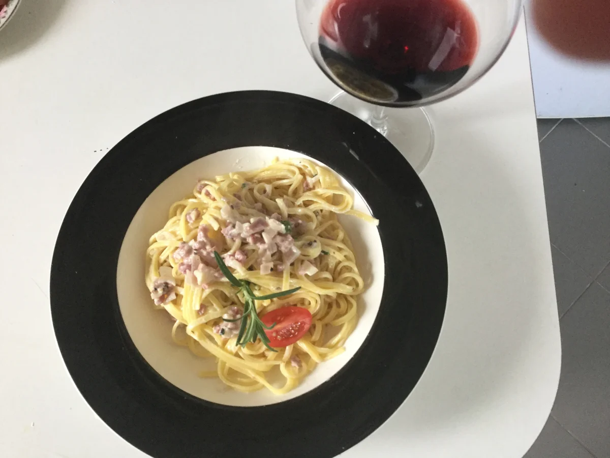 Fettuccine mit Schwips in leicht scharfer Speck-Sahne-Soße - Rezept - Bild Nr. 5163