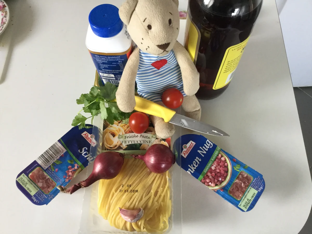 Fettuccine mit Schwips in leicht scharfer Speck-Sahne-Soße - Rezept - Bild Nr. 5165