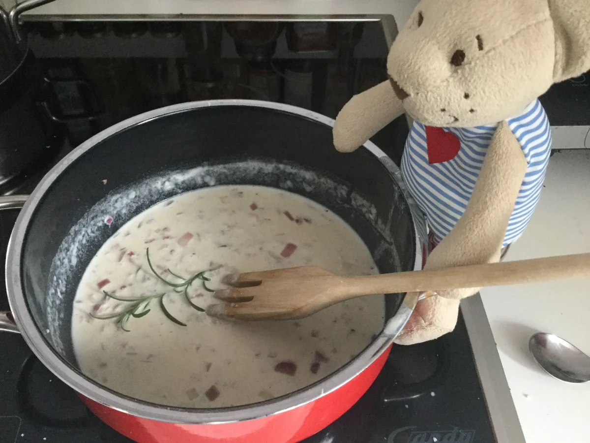 Fettuccine mit Schwips in leicht scharfer Speck-Sahne-Soße - Rezept - Bild Nr. 5173