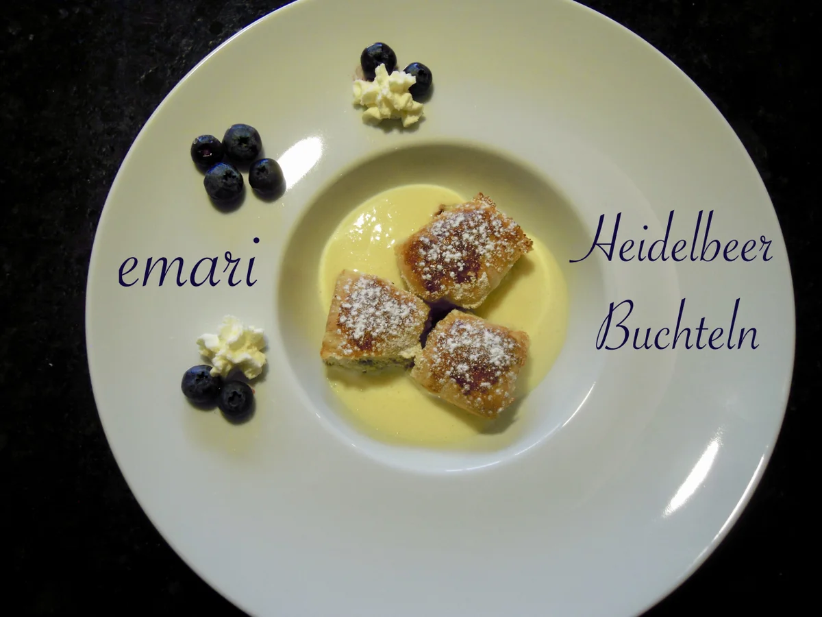 Heidelbeer Buchteln mit Vanillesauce - Rezept - Bild Nr. 5164