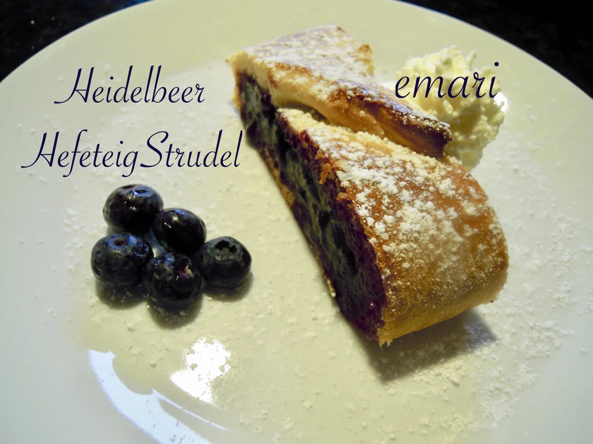 Heidelbeer Buchteln mit Vanillesauce - Rezept - Bild Nr. 5173