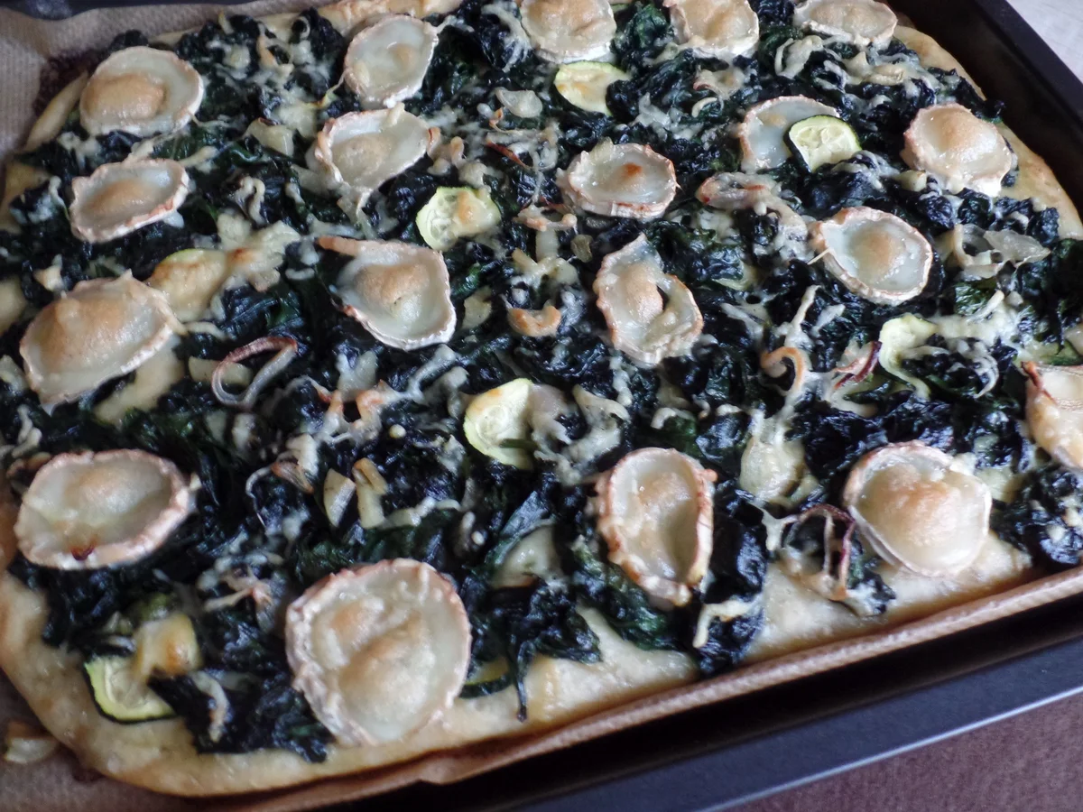 Spinat-Zucchini-Pizza mit Ziegenkäse - Rezept - Bild Nr. 5166
