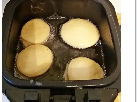 Gold gebackene  Faschingskreppel - Rezept - Bild Nr. 5181