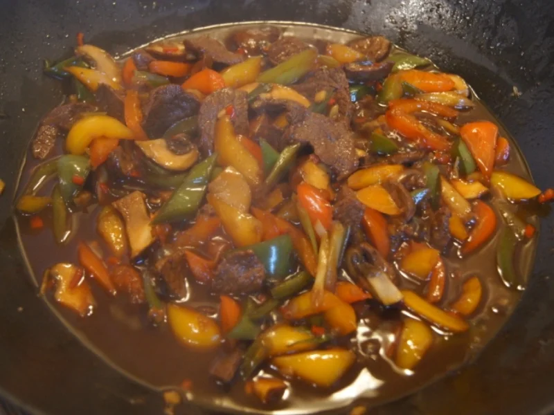 Rezept: Rindfleisch mit Paprikamix und Mie-Nudeln Bild Nr. 5209 Rindfleisch mit Paprikamix und Mie-Nudeln - Rezept - Bild Nr. 5209