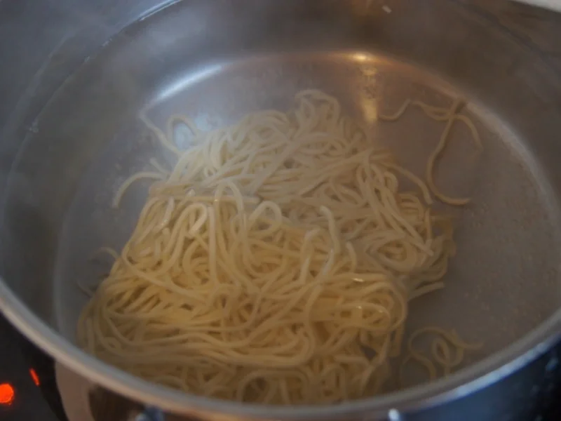 Rezept: Rindfleisch mit Paprikamix und Mie-Nudeln Bild Nr. 5210 Rindfleisch mit Paprikamix und Mie-Nudeln - Rezept - Bild Nr. 5210