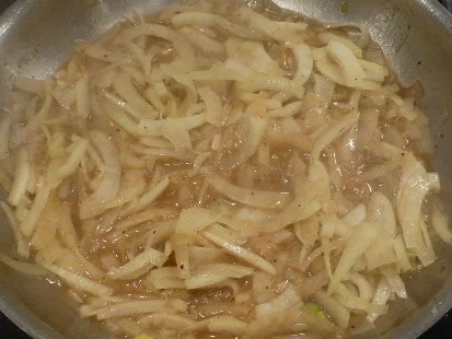 Hirschrücken mit Portwein - Balsamico - Zwiebeln und Kartoffel - Fenchel - Püree - Rezept - Bild Nr. 5198