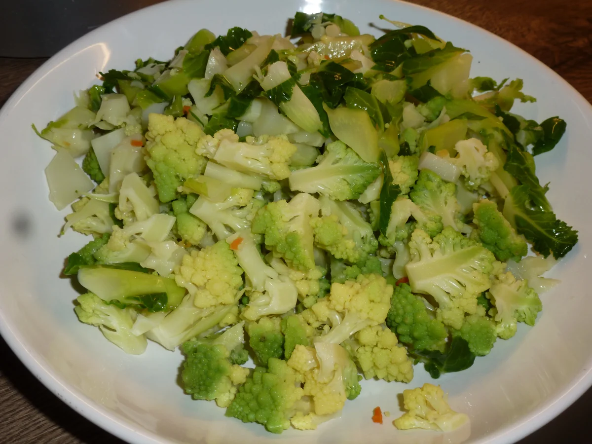 Rezept: Kleine Hefepfannkuchen & Romanesco in Parmesan-Senfsoße Bild Nr. 5195 Kleine Hefepfannkuchen & Romanesco in Parmesan-Senfsoße - Rezept - Bild Nr. 5195