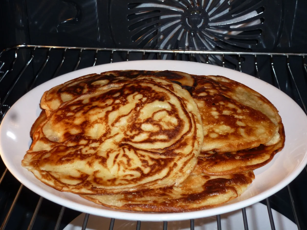 Rezept: Kleine Hefepfannkuchen & Romanesco in Parmesan-Senfsoße Bild Nr. 5195 Kleine Hefepfannkuchen & Romanesco in Parmesan-Senfsoße - Rezept - Bild Nr. 5195