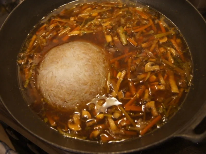 Sauer scharfe Suppe im Wok - Rezept - Bild Nr. 5217