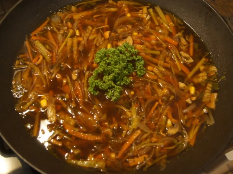 Sauer scharfe Suppe im Wok - Rezept - Bild Nr. 5218