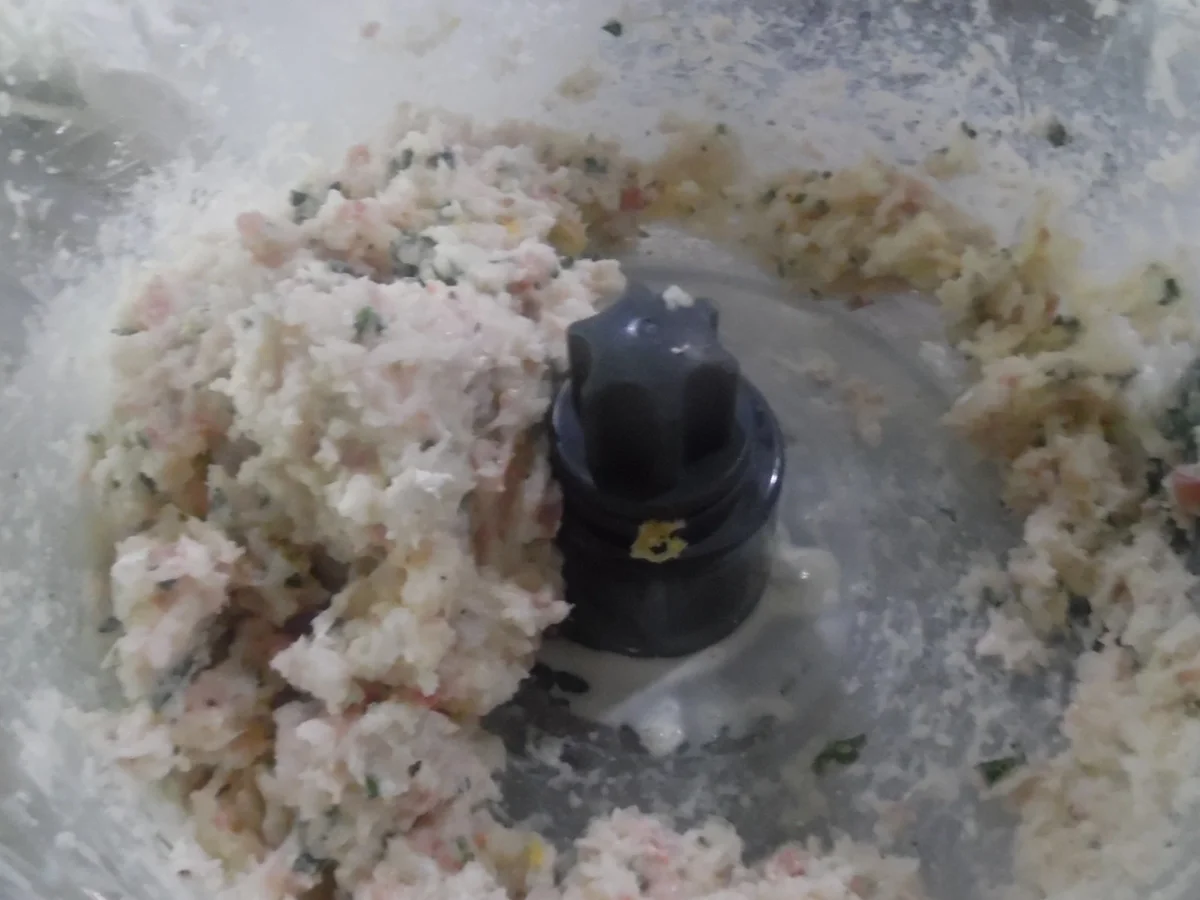 Zanderfilet-Röllchen gefüllt, Zitronen-Sahne-Soße und Julienne-Kartoffeln - Rezept - Bild Nr. 5205