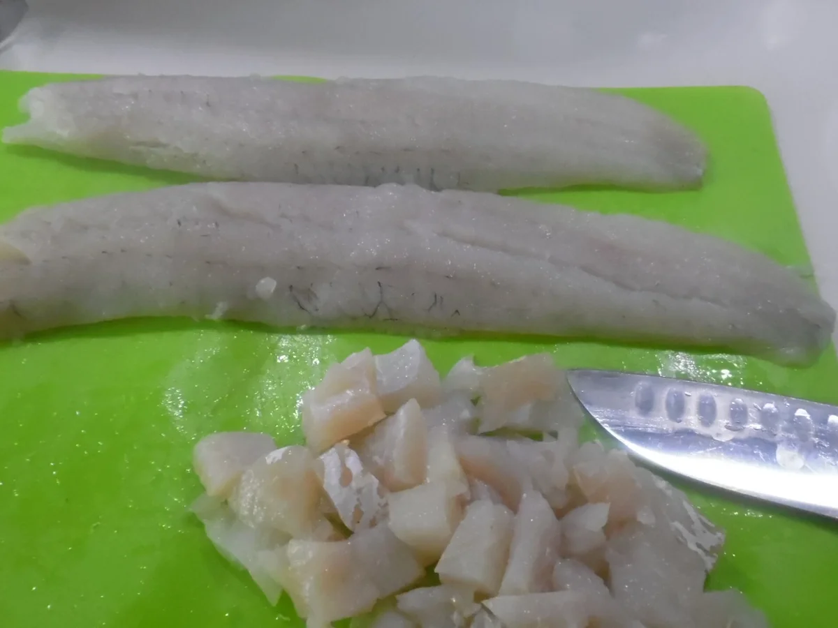 Zanderfilet-Röllchen gefüllt, Zitronen-Sahne-Soße und Julienne-Kartoffeln - Rezept - Bild Nr. 5207