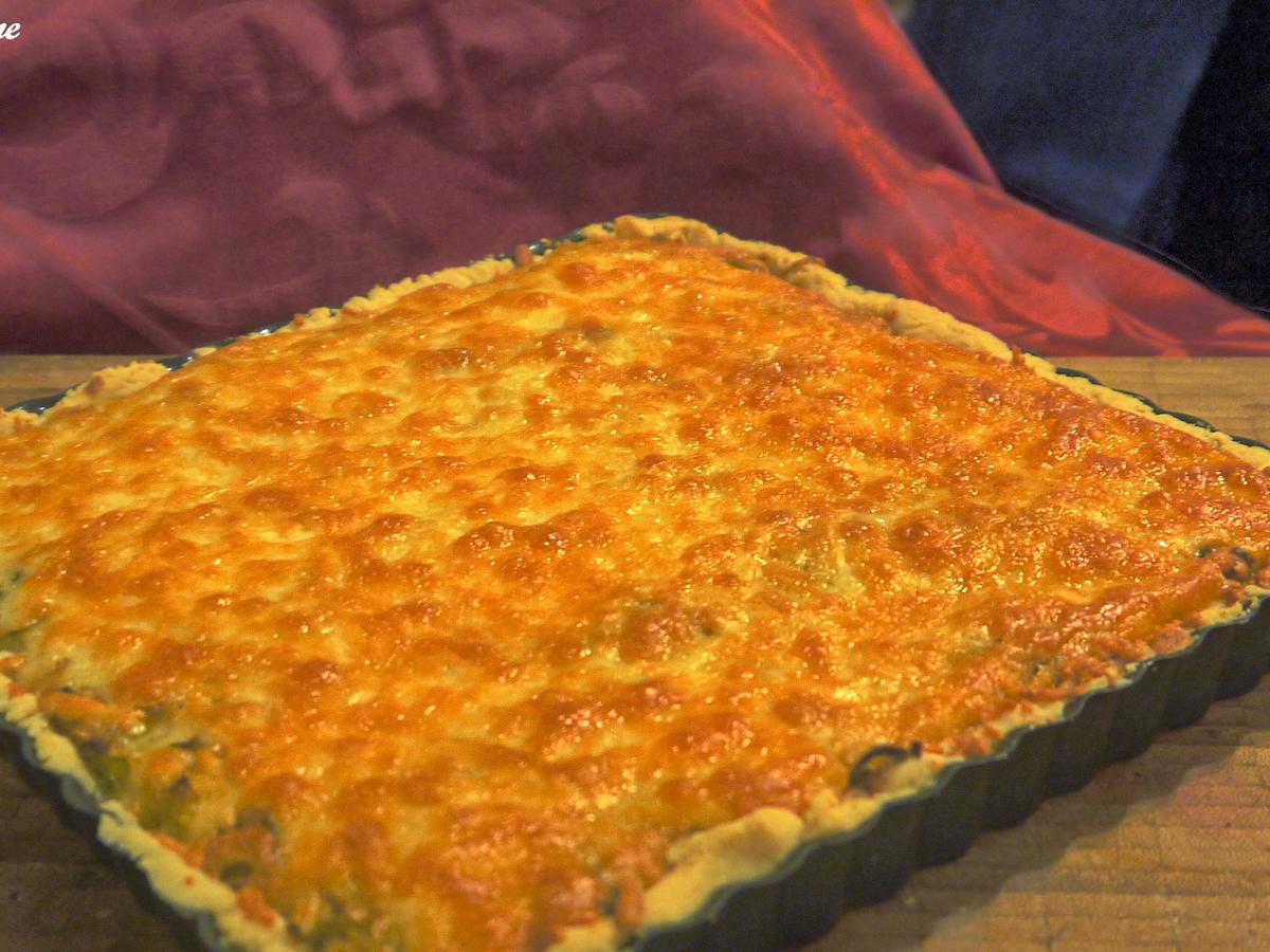 Rosenkohltarte mit karamellisierten Möhrchen - einfach - 428 kcal/100g