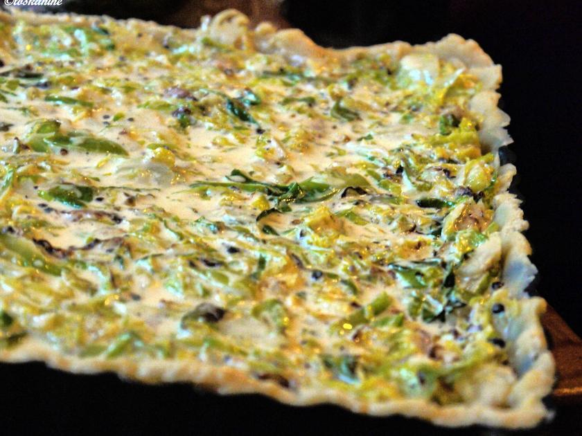 Rosenkohltarte mit karamellisierten Möhrchen - einfach - 428 kcal/100g