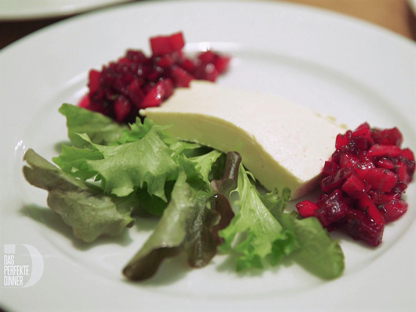 Meerrettich-Kurkuma-Mousse mit Rote-Bete-Mango-Relish - Rezept - kochbar.de