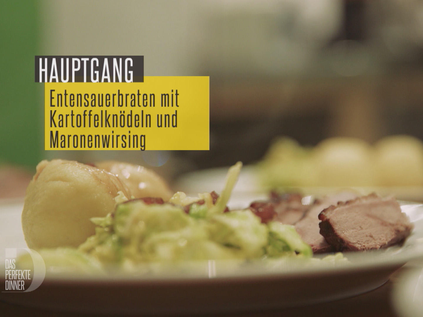 Bilder für Entensauerbraten mit Kartoffelknödeln und Maronenwirsing - Rezept