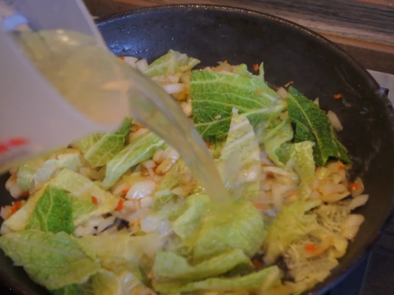 Wirsing-Hähnchen-Rouladen auf pikanter Wirsingsauce - Rezept - Bild Nr. 5214