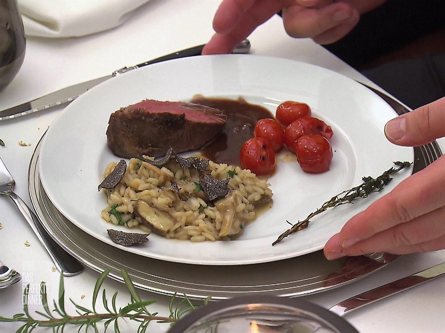 Bilder für Sous vide gegartes Filet mit Trüffel-Steinpilz-Risotto und karamellisierten Tomaten - Rezept