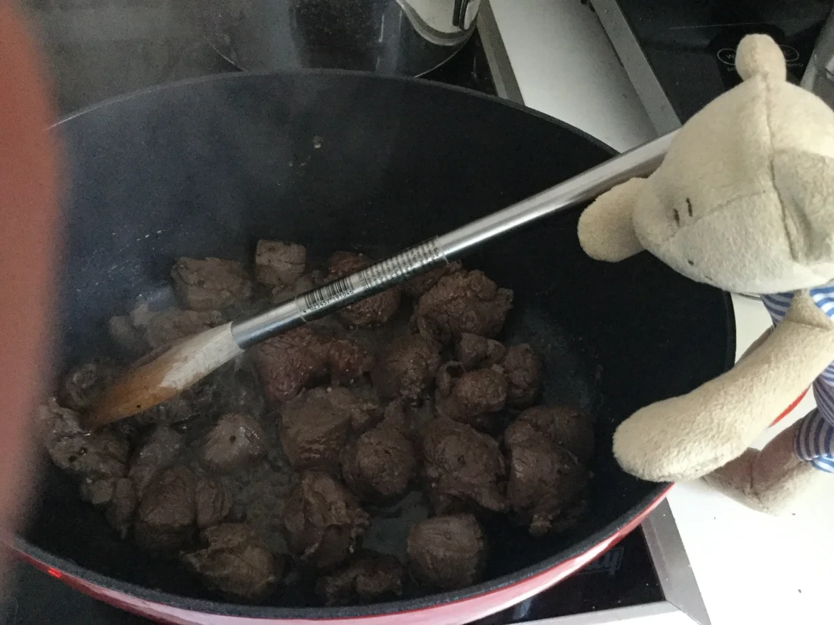 Mufflonragout in dunkler Soße - Rezept - Bild Nr. 5216