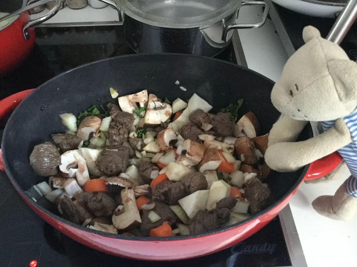 Mufflonragout in dunkler Soße - Rezept - Bild Nr. 5217