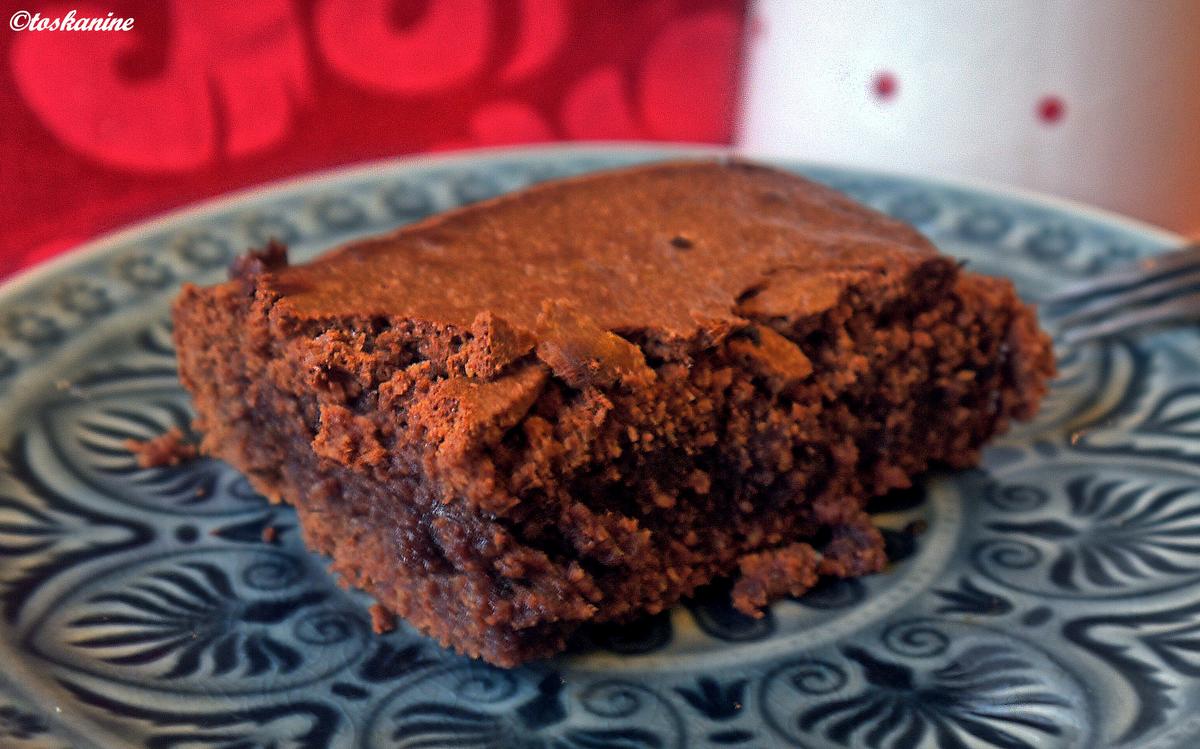 Beschwipste Brownies american style mit Himbeercoulis - Rezept - Bild Nr. 3