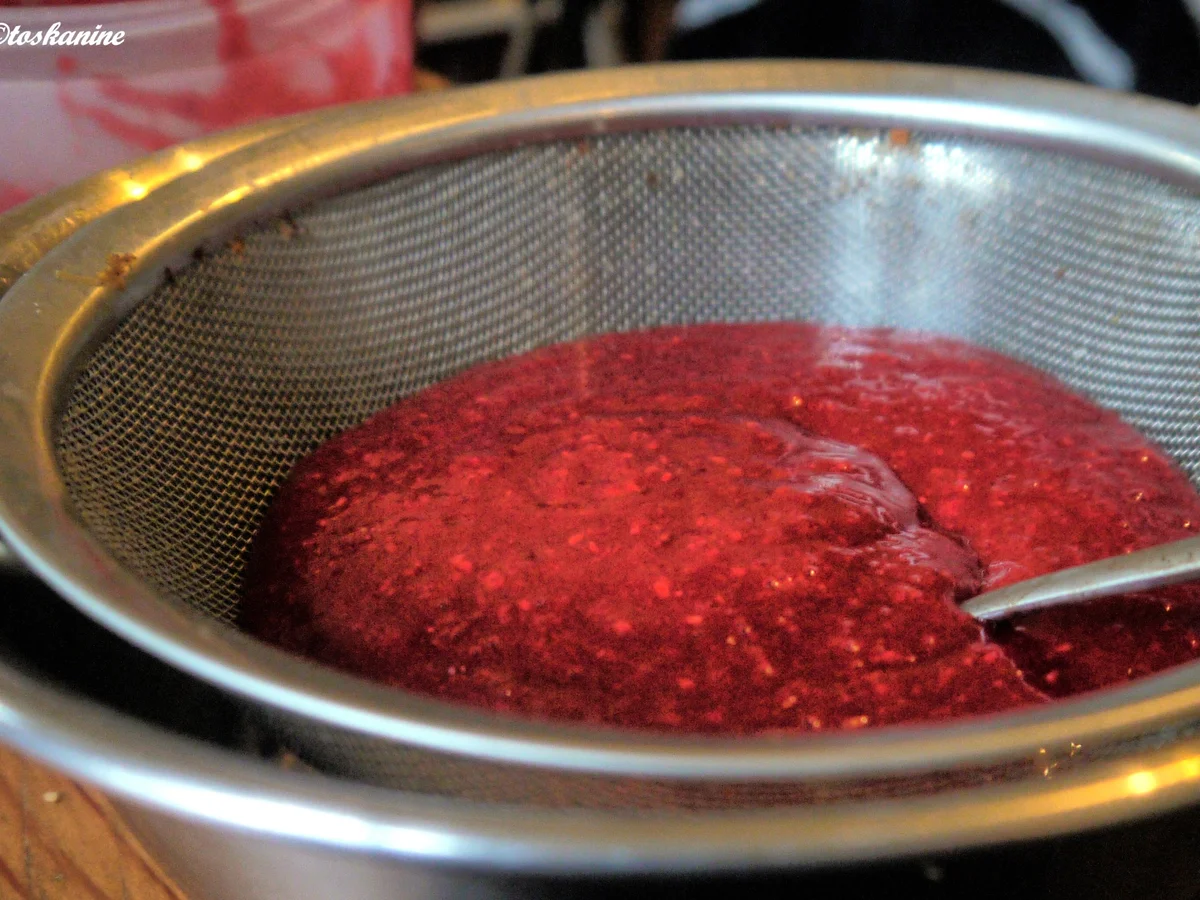 Beschwipste Brownies american style mit Himbeercoulis - Rezept - Bild Nr. 11