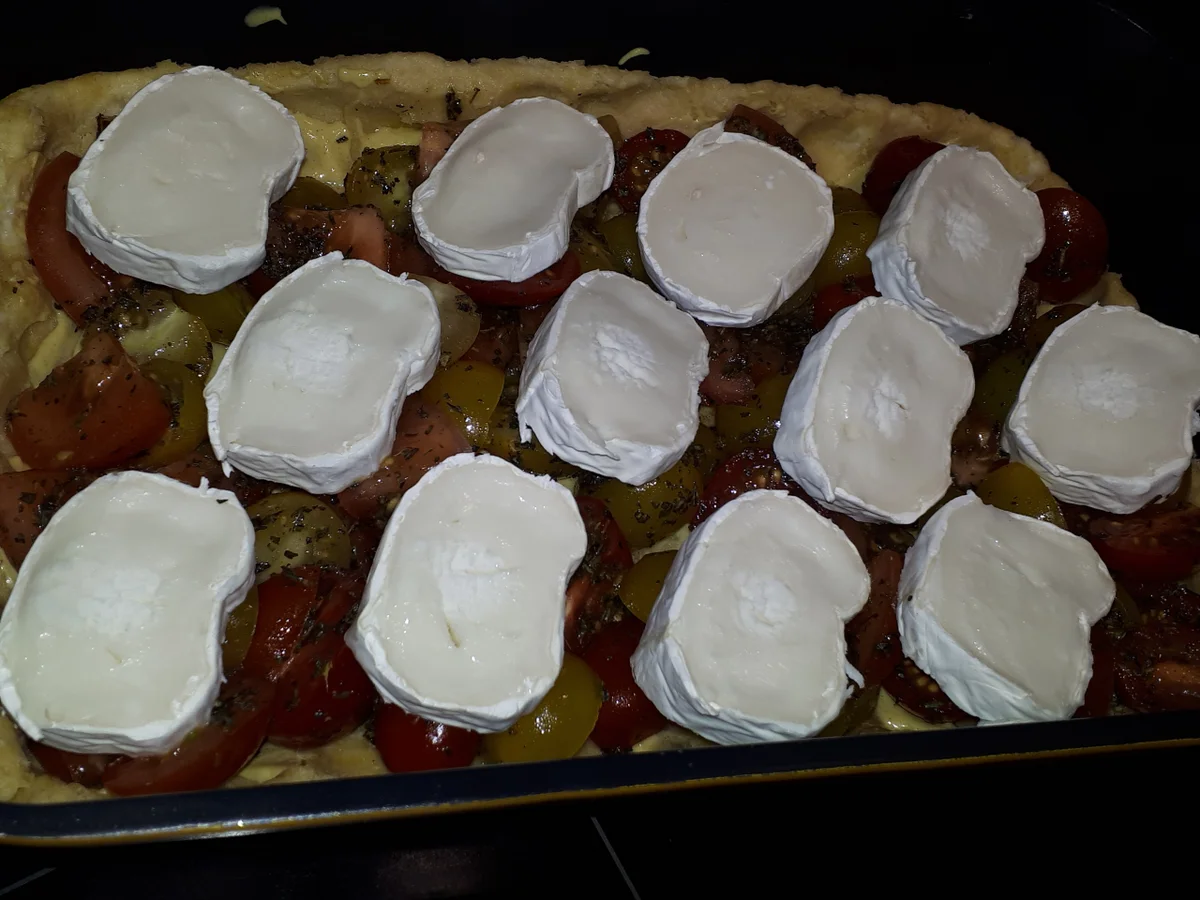 Rezept: BiNe` S TOMATENTARTE MIT ZIEGENKÄSE Bild Nr. 5216 BiNe` S TOMATENTARTE MIT ZIEGENKÄSE - Rezept - Bild Nr. 5216