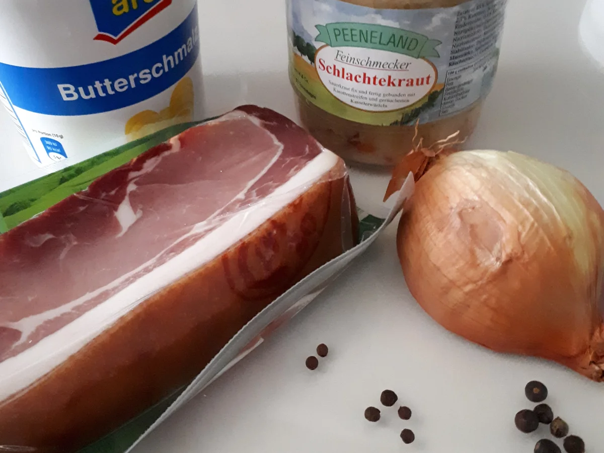 Kraut-Krapfen mit Salatbeilage - Rezept - Bild Nr. 5230