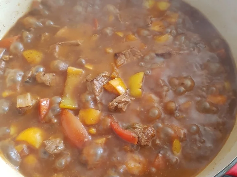 Rezept: Rindergulasch aus dem Kammstück à la Biggi Bild Nr. 5 Rindergulasch aus dem Kammstück à la Biggi - Rezept - Bild Nr. 5