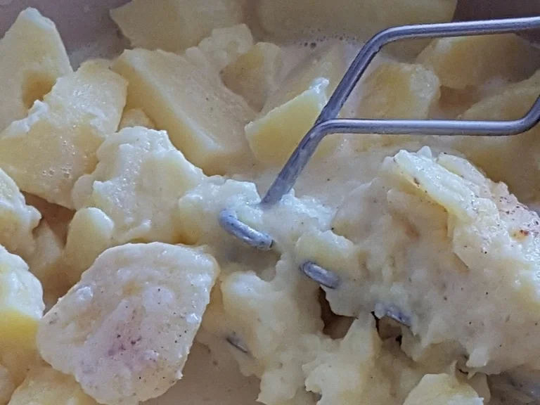 Rezept: Rindergulasch aus dem Kammstück à la Biggi Bild Nr. 6 Rindergulasch aus dem Kammstück à la Biggi - Rezept - Bild Nr. 6