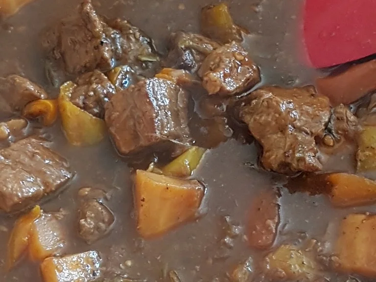 Rezept: Rindergulasch aus dem Kammstück à la Biggi Bild Nr. 8 Rindergulasch aus dem Kammstück à la Biggi - Rezept - Bild Nr. 8