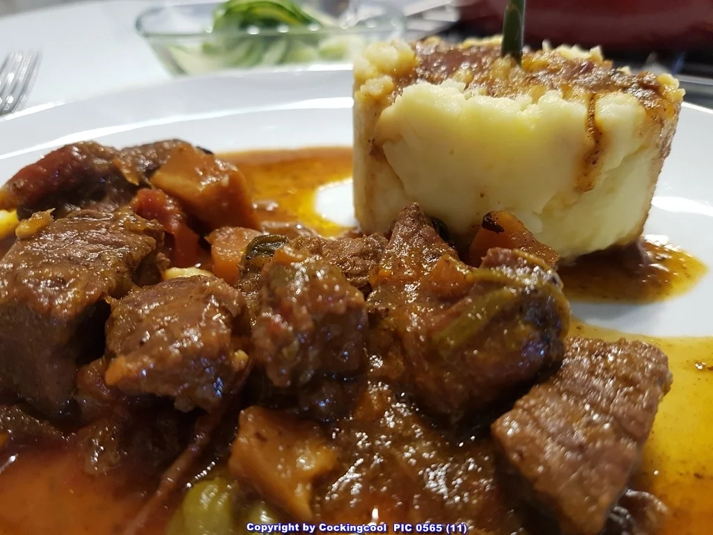Rezept: Rindergulasch aus dem Kammstück à la Biggi Bild Nr. 11 Rindergulasch aus dem Kammstück à la Biggi - Rezept - Bild Nr. 11