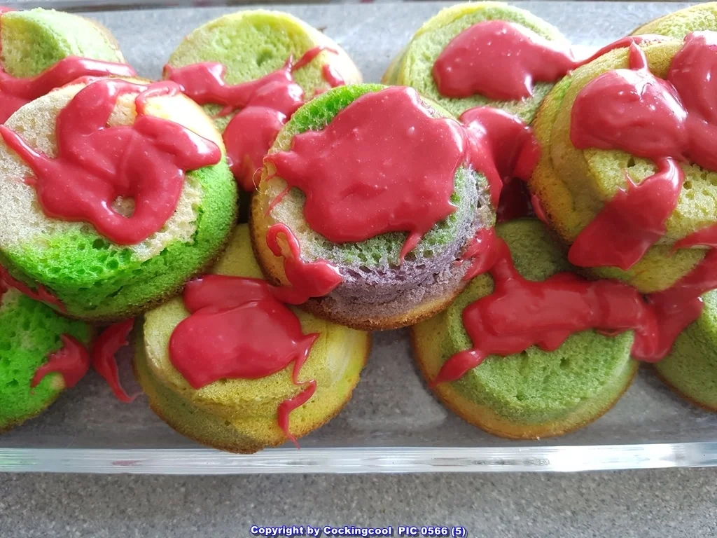 Joghurt Creme Teilchen (zuerst gestockt und dann gebacken) - Rezept - Bild Nr. 5219