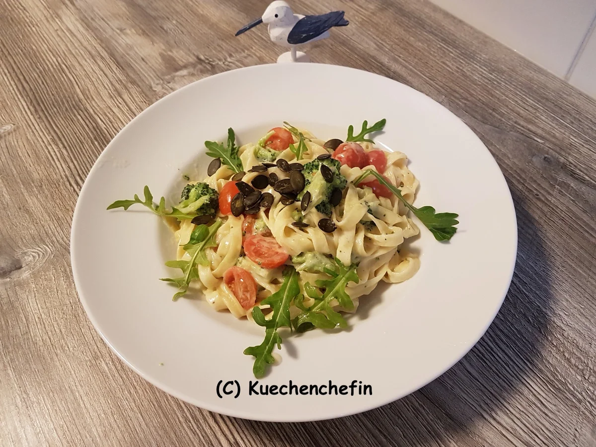 Pasta mit Brokkoli in Käsesauce - Rezept - Bild Nr. 5226