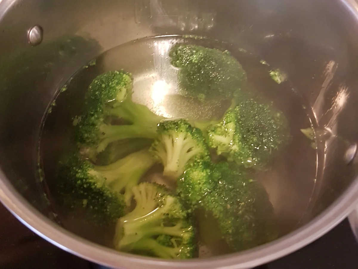 Pasta mit Brokkoli in Käsesauce - Rezept - Bild Nr. 5238