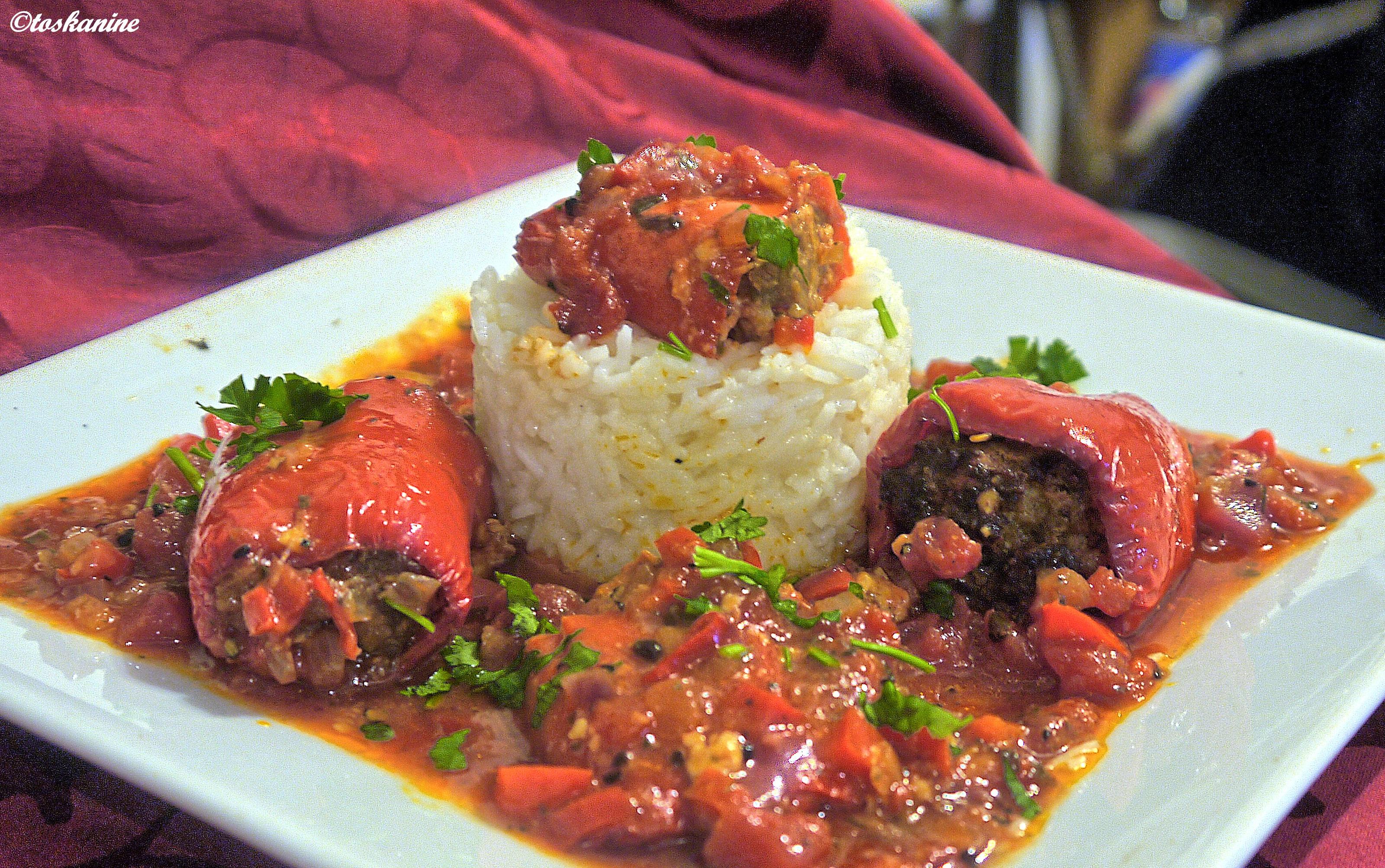 Gefüllte Spitzpaprikaröllchen mit scharfer Sauce - Rezept Von
Einsendungen toskanine