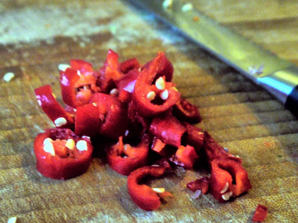 Gefüllte Spitzpaprikaröllchen mit scharfer Sauce - Rezept - Bild Nr. 5236
