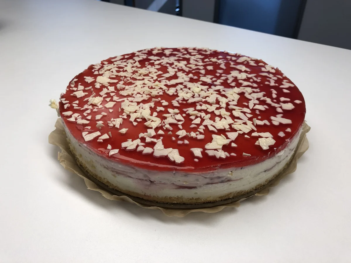White Choc Strawberry Cake - Rezept - Bild Nr. 2