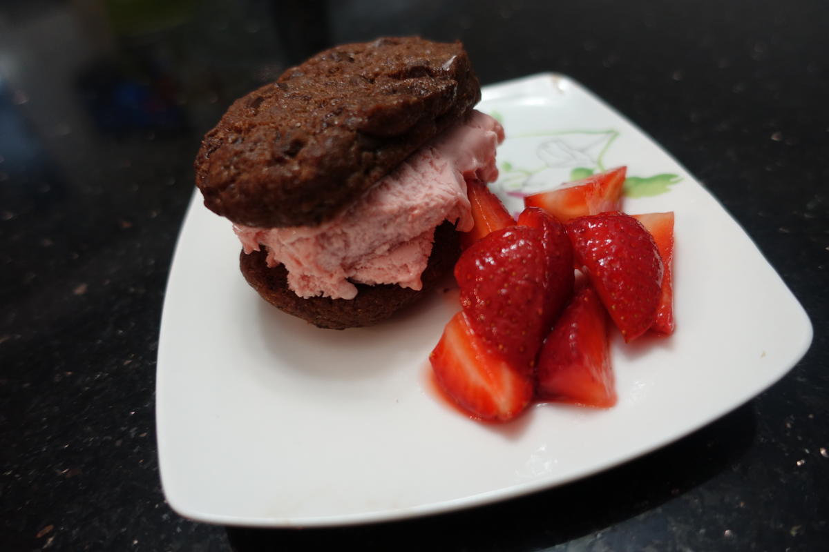 Erdbeer Eis Sandwich mit Erdbeeren - Rezept - Bild Nr. 2