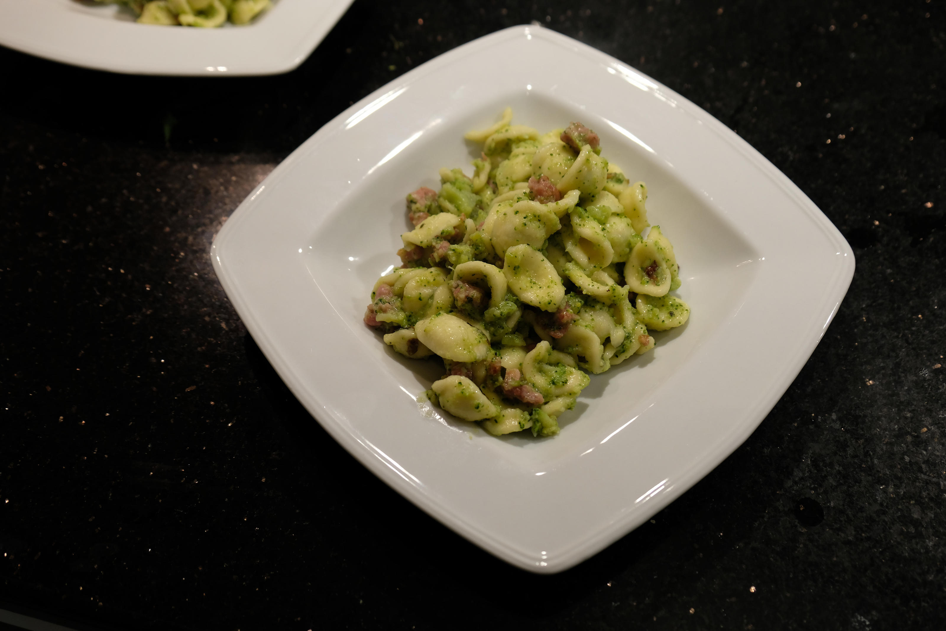 Bilder für Orecchiette broccoli e salsiccia - Rezept