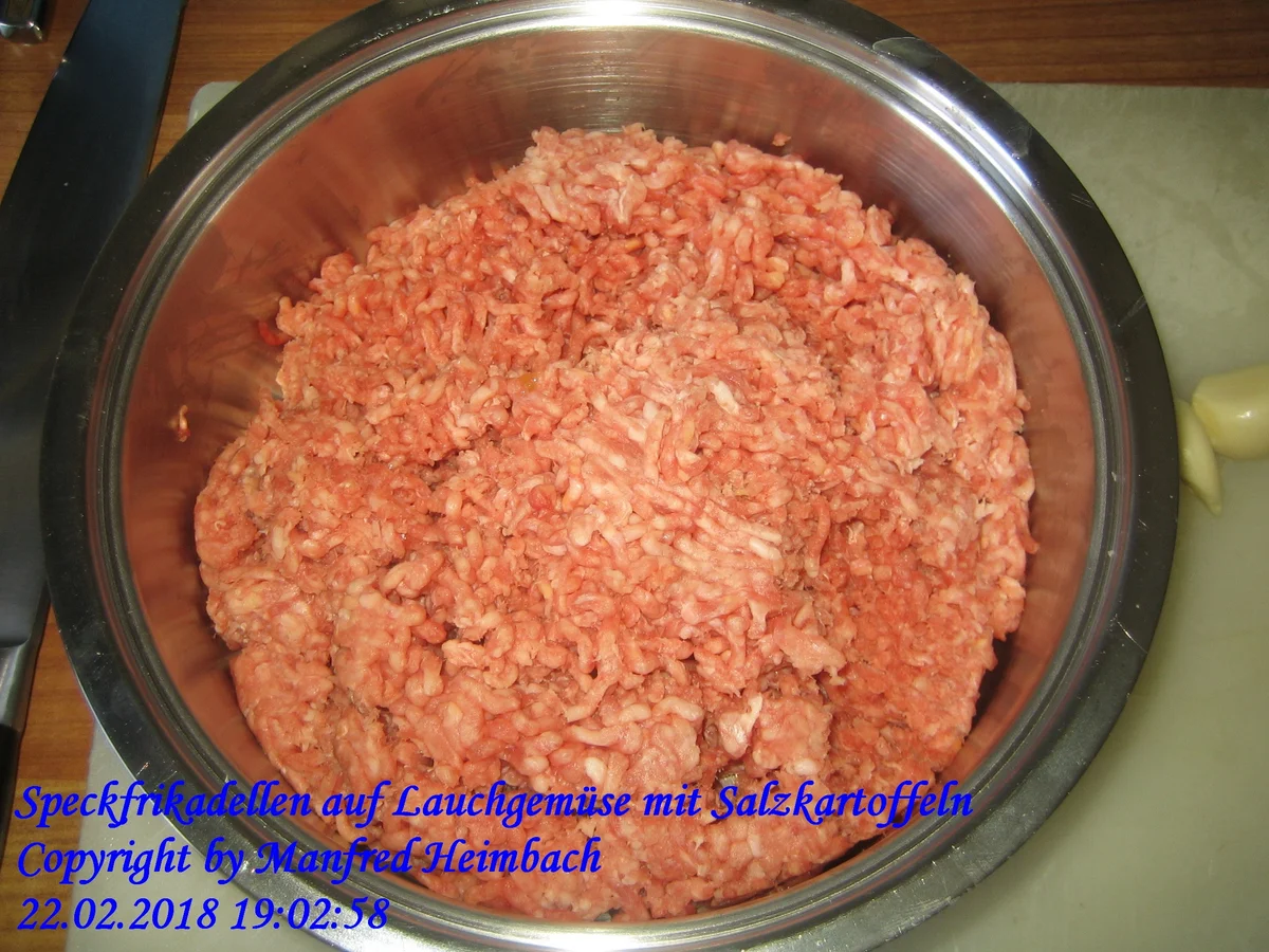 Fleisch – Speckfrikadellen auf Lauchgemüse mit Salzkartoffeln - Rezept - Bild Nr. 5251