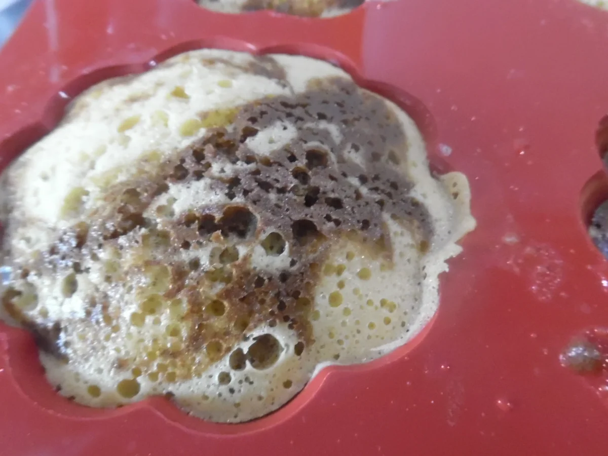 Rezept: "Sponge"-Cup-Cakes mit Espresso Bild Nr. 4 "Sponge"-Cup-Cakes mit Espresso - Rezept - Bild Nr. 4