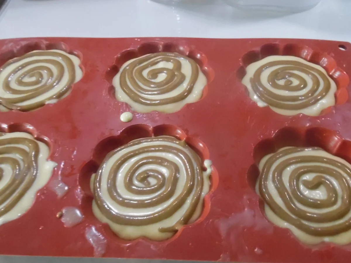 Rezept: "Sponge"-Cup-Cakes mit Espresso Bild Nr. 5 "Sponge"-Cup-Cakes mit Espresso - Rezept - Bild Nr. 5