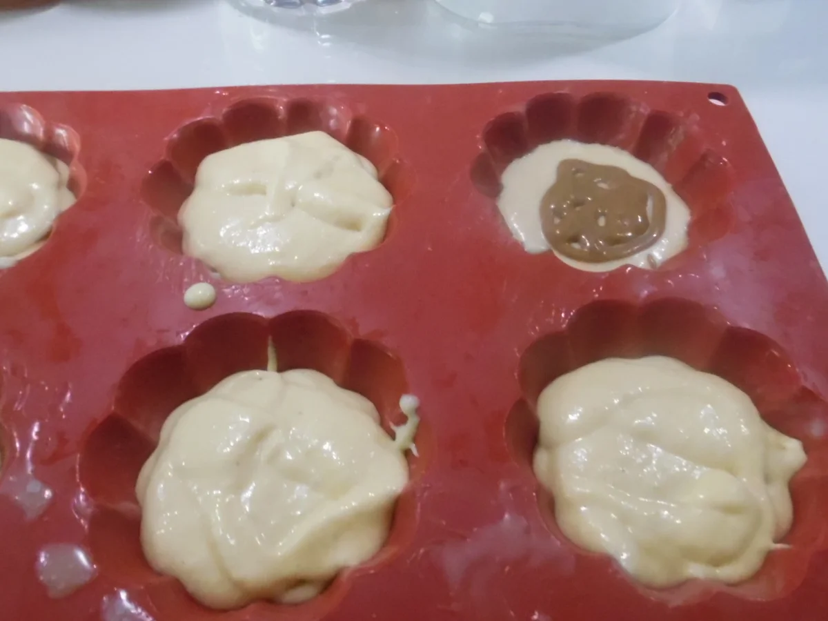 Rezept: "Sponge"-Cup-Cakes mit Espresso Bild Nr. 6 "Sponge"-Cup-Cakes mit Espresso - Rezept - Bild Nr. 6